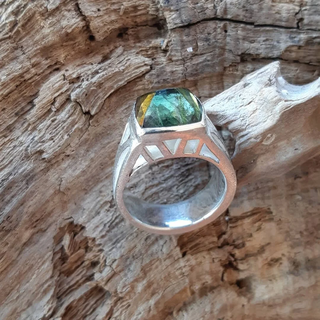 Today is the last day for entry into our $500 custom piece giveaway, so don't miss out! It's also my birthday 🥳 Sign up for emails (link in bio) to be entered, and get extra entries by liking my page and tagging two of your friends in this photo! Le