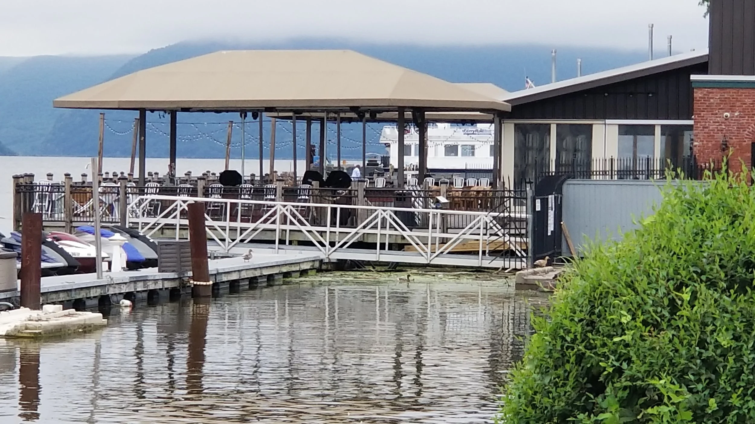 waterfront dining