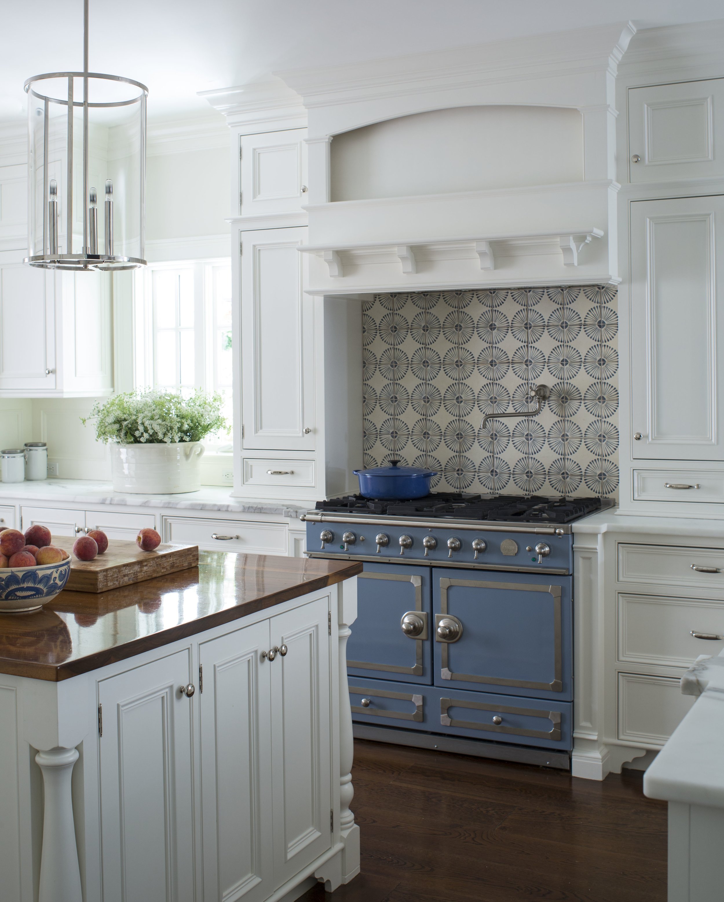 J_Hilderbrand-Interiors_Kitchen_Range_63407.jpg