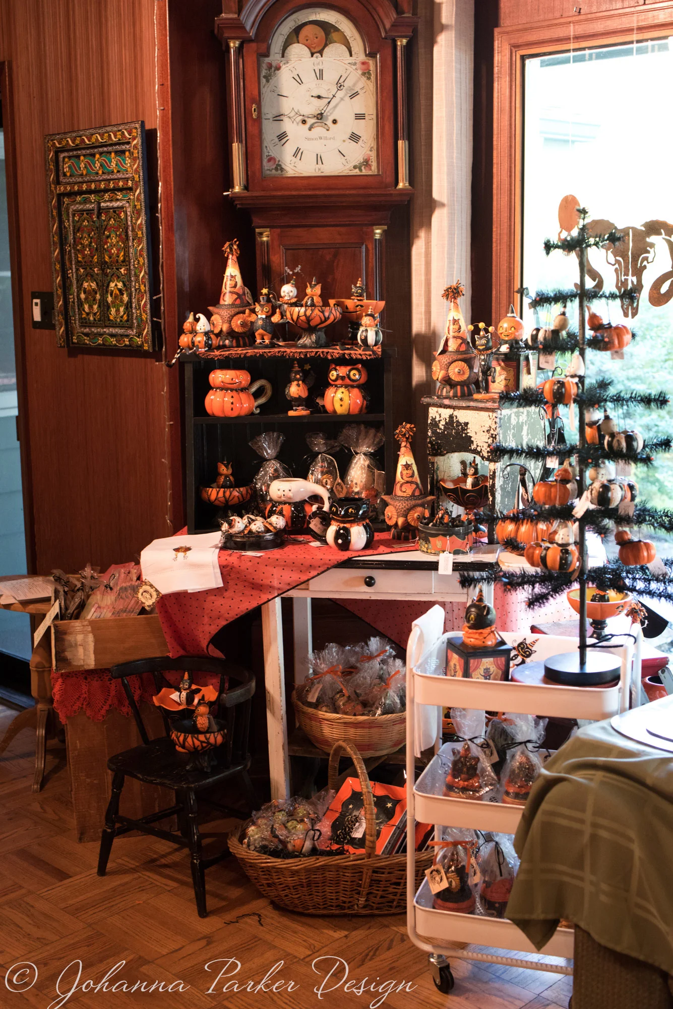 Another peek at my front nook....