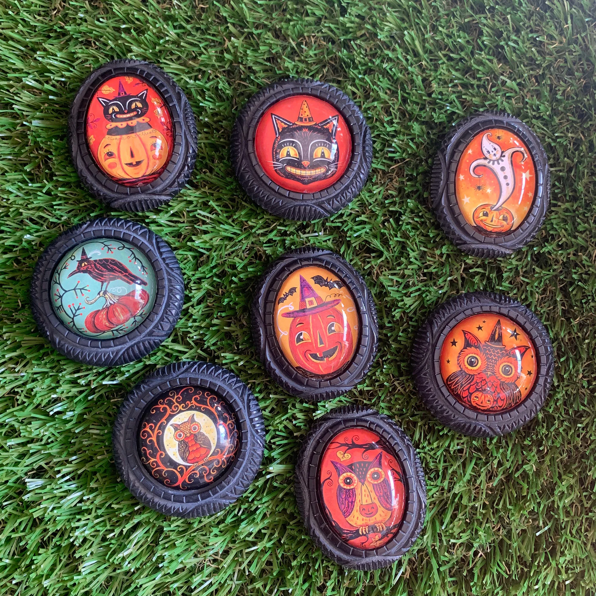 Handmade Collaborative Collection of 8 vintage style Halloween brooches.. Art imagery by Johanna Parker for Hotcakes Design Jewelry.. Start your collection!