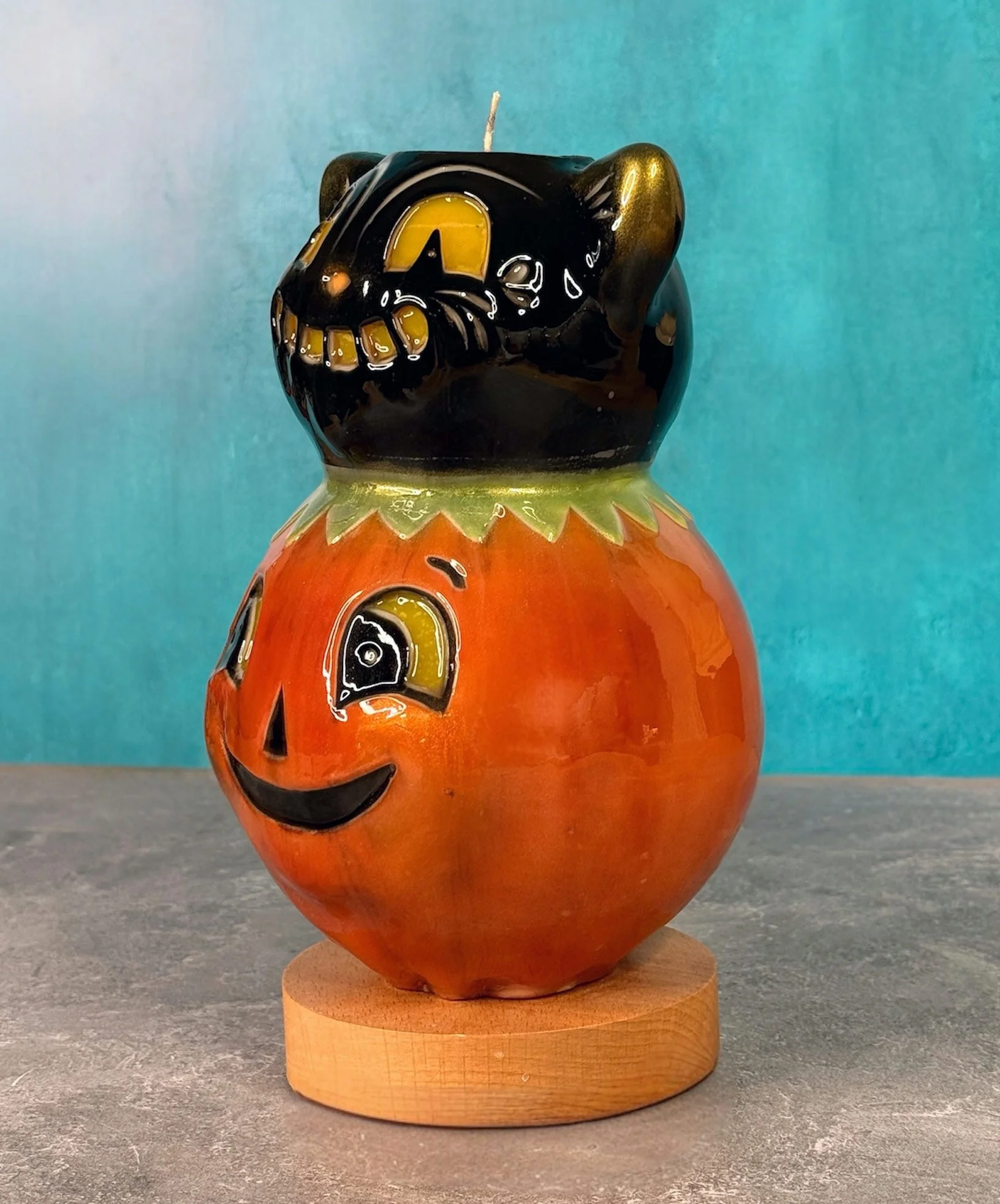 Pumpkin-Patch-Jack-black-cat-Glow-City-Candles-&-Johanna-Parker-side-view-crop.jpg