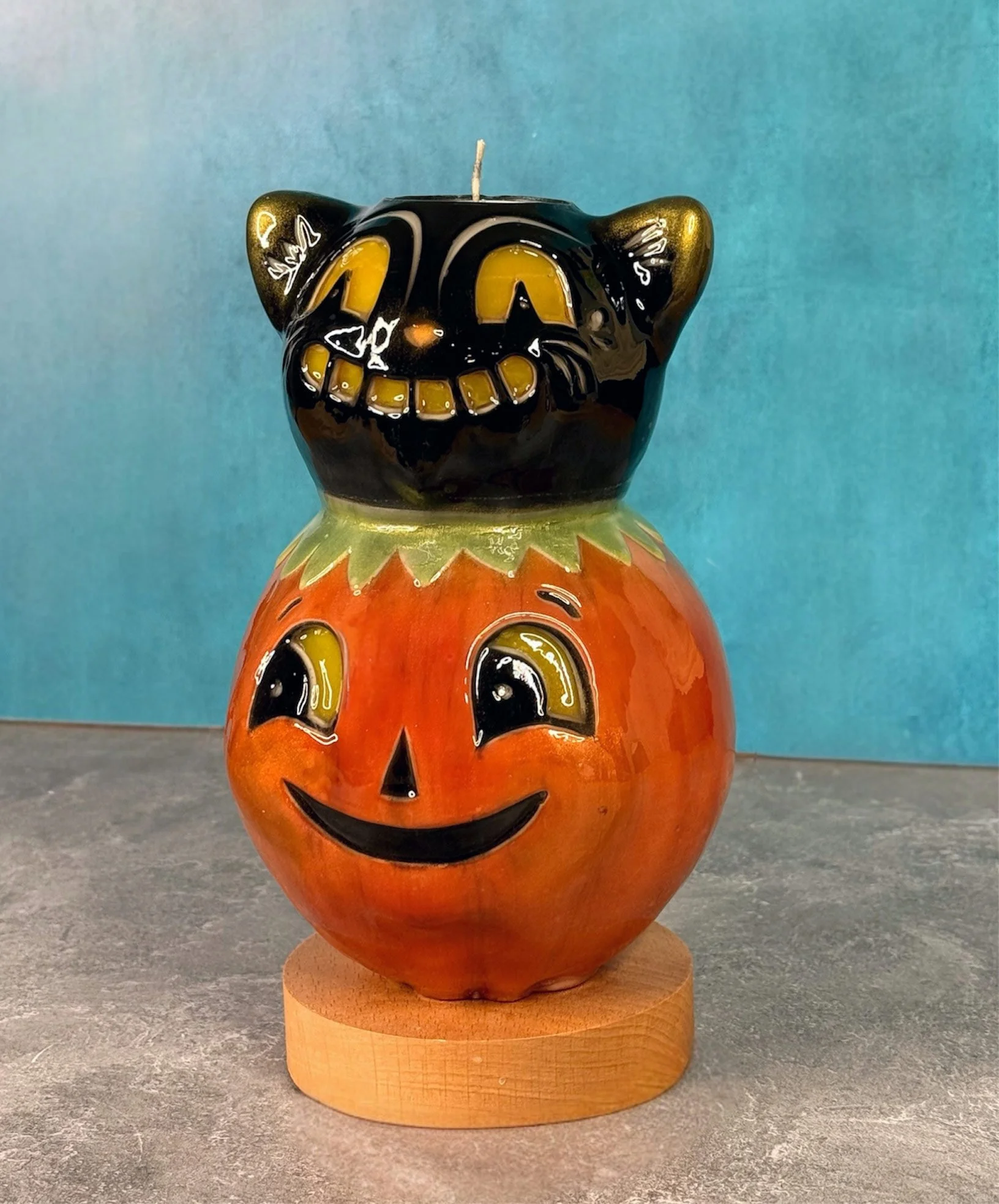 Pumpkin-Patch-Jack-black-cat-Glow-City-Candles-&-Johanna-Parker-angled-view-crop.jpg