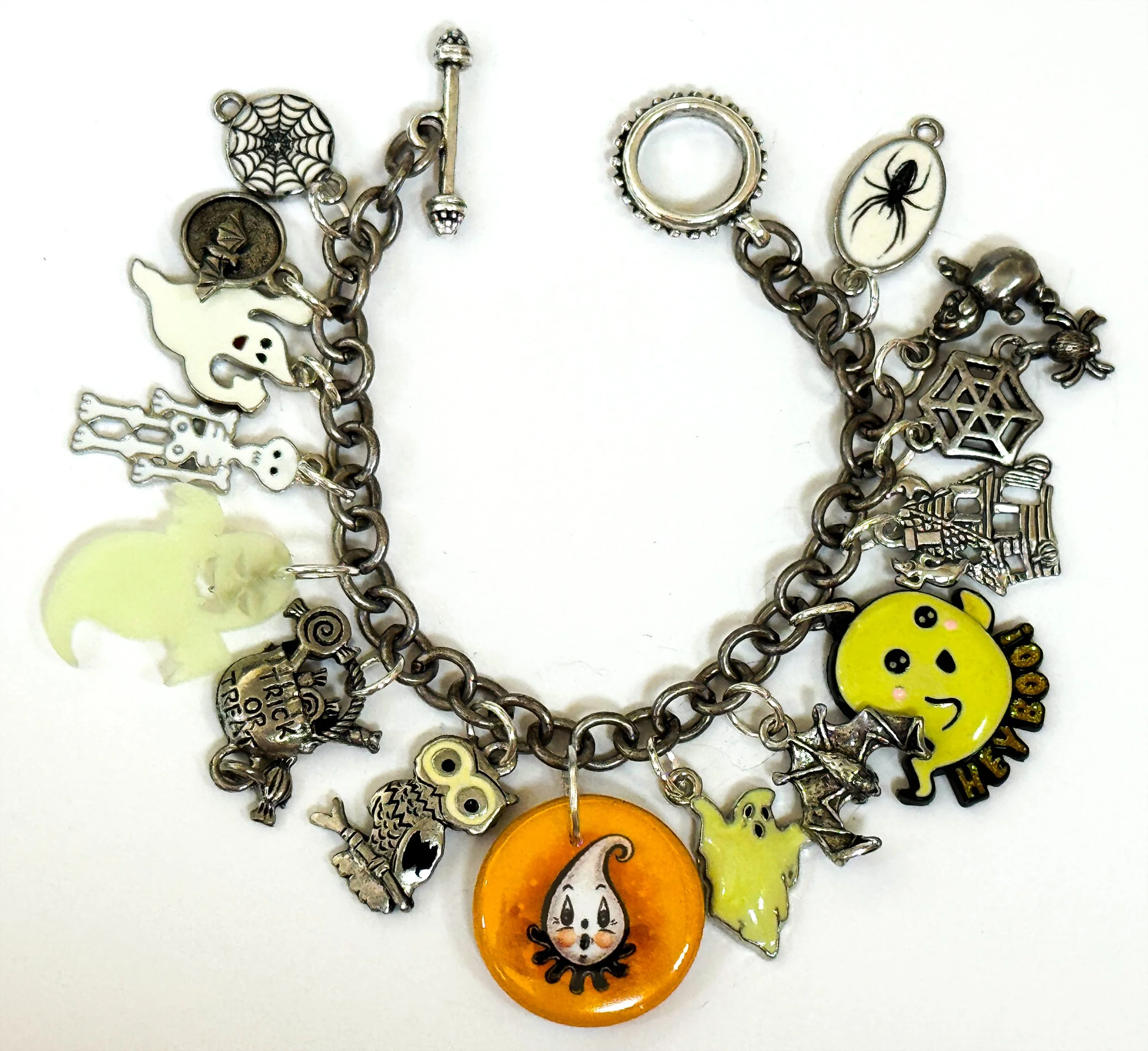 Vintage-Halloween-Store-Johanna-Parker-Ghost-Charm-Bracelet.jpg