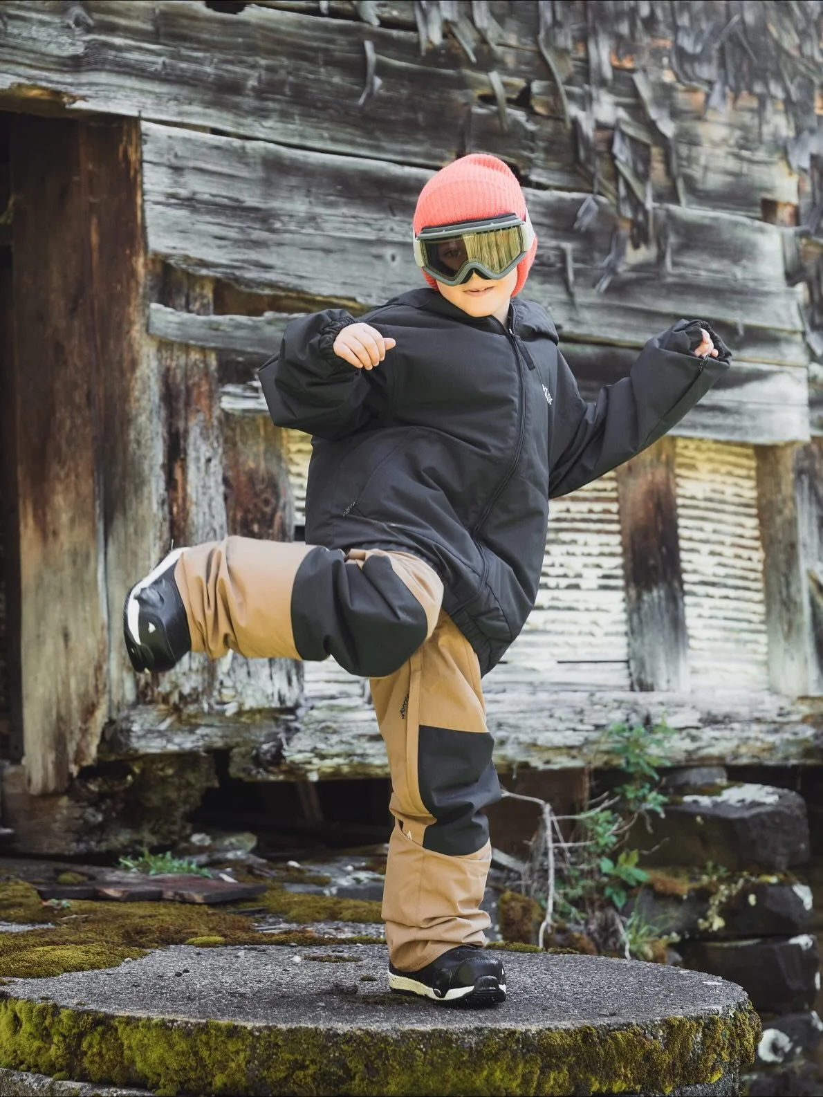 ❄️ Die neue Volcom Kinder Outerwear Kollektion ist da! 🏂
Frisch eingetroffen und bereit f&uuml;r alle kleinen Abenteurer da drau&szlig;en &ndash; die neue Volcom Kids Outerwear Kollektion ist da! Funktional, bequem und mit jeder Menge Style &ndash; 