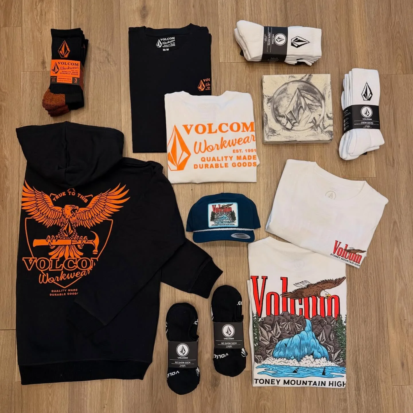 Volcom - our partner in crime! ❤️

Latest drop with the volcom workwear &amp; the limited stoney mountain high collection. 

Now available - come by and keep the stoke alive!

#volcom #stoneymountainhigh #volcomworkwear #altonpremiumboardstore #feldk