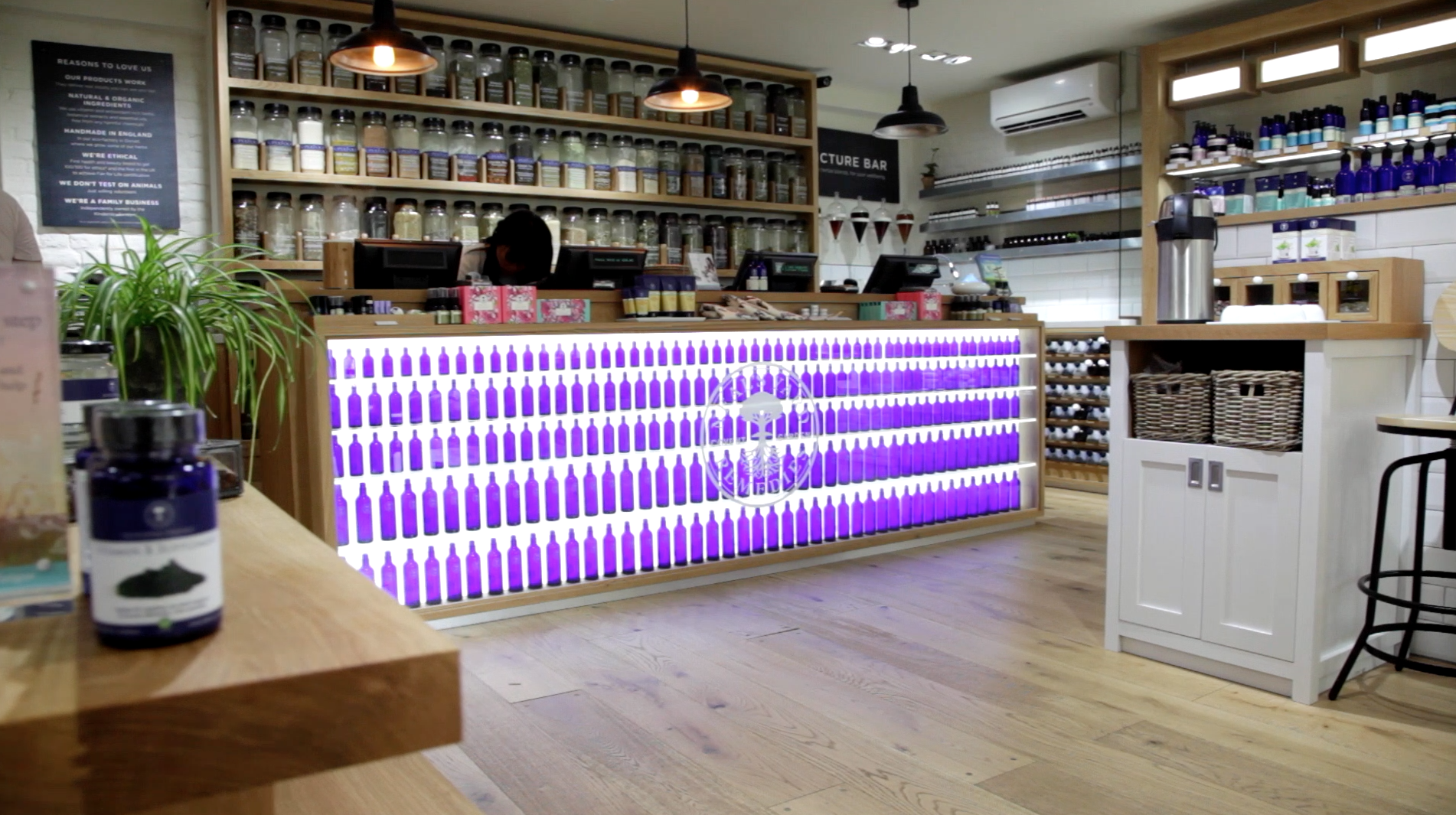 Neal's Yard / Barber Design