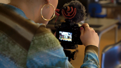 Gør kameraet klar til interview til dokumenatarfilm på doxworld.webp