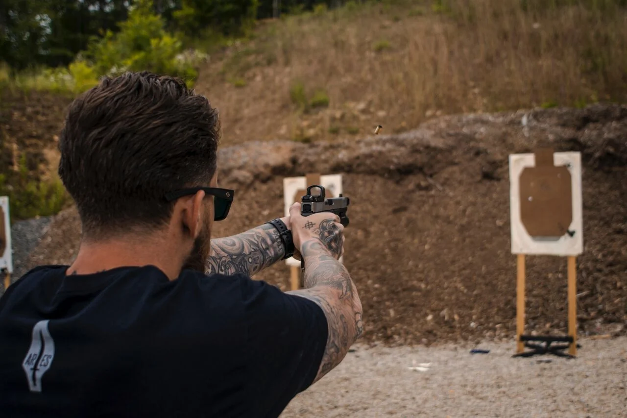 FUNCTIONAL PISTOL APPLICATION 1