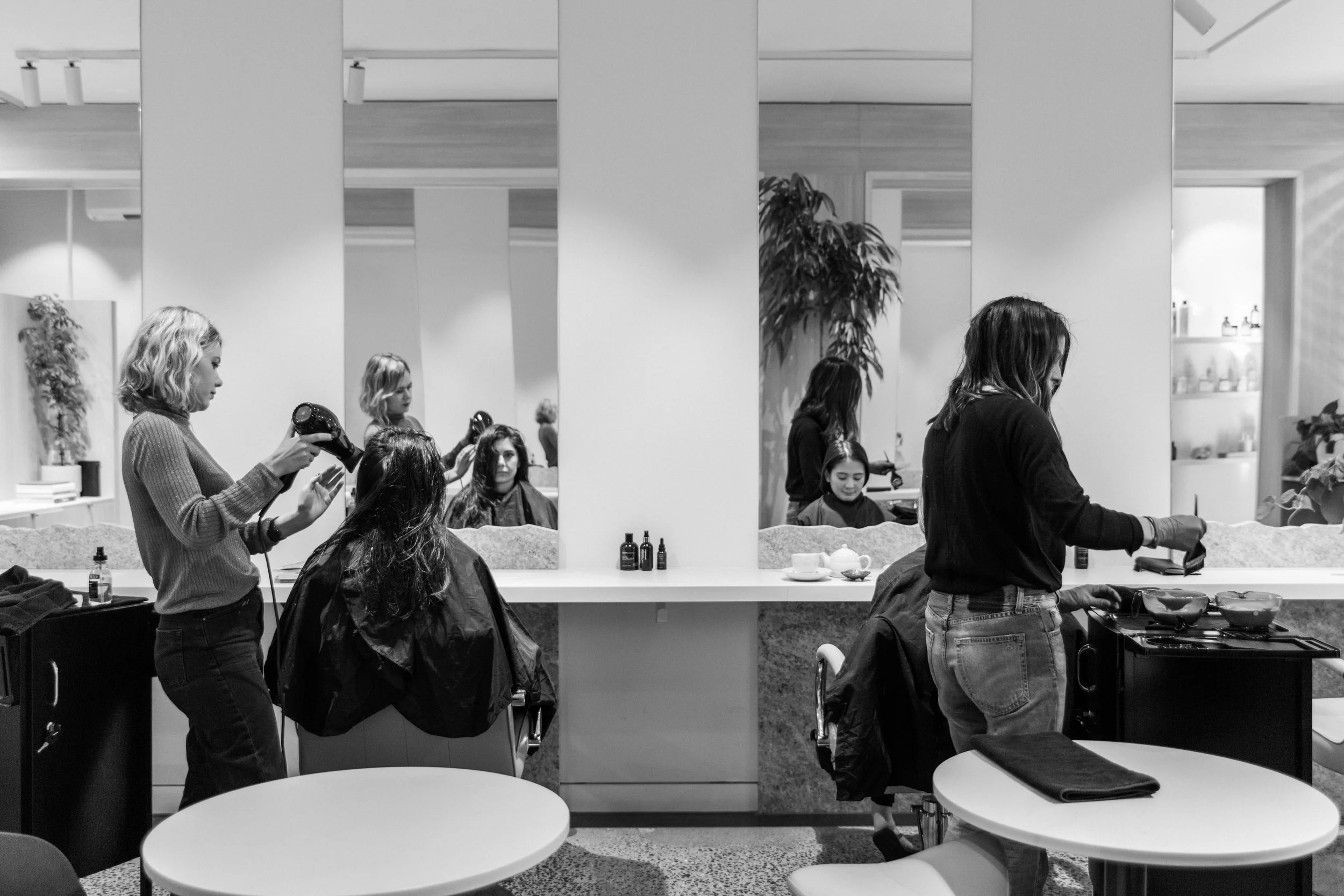Bob Hair Salon Girls at Work