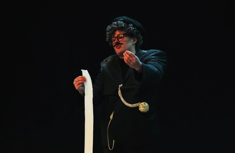 Stage performer Izzy Sottt as Gunter at Curio 06
