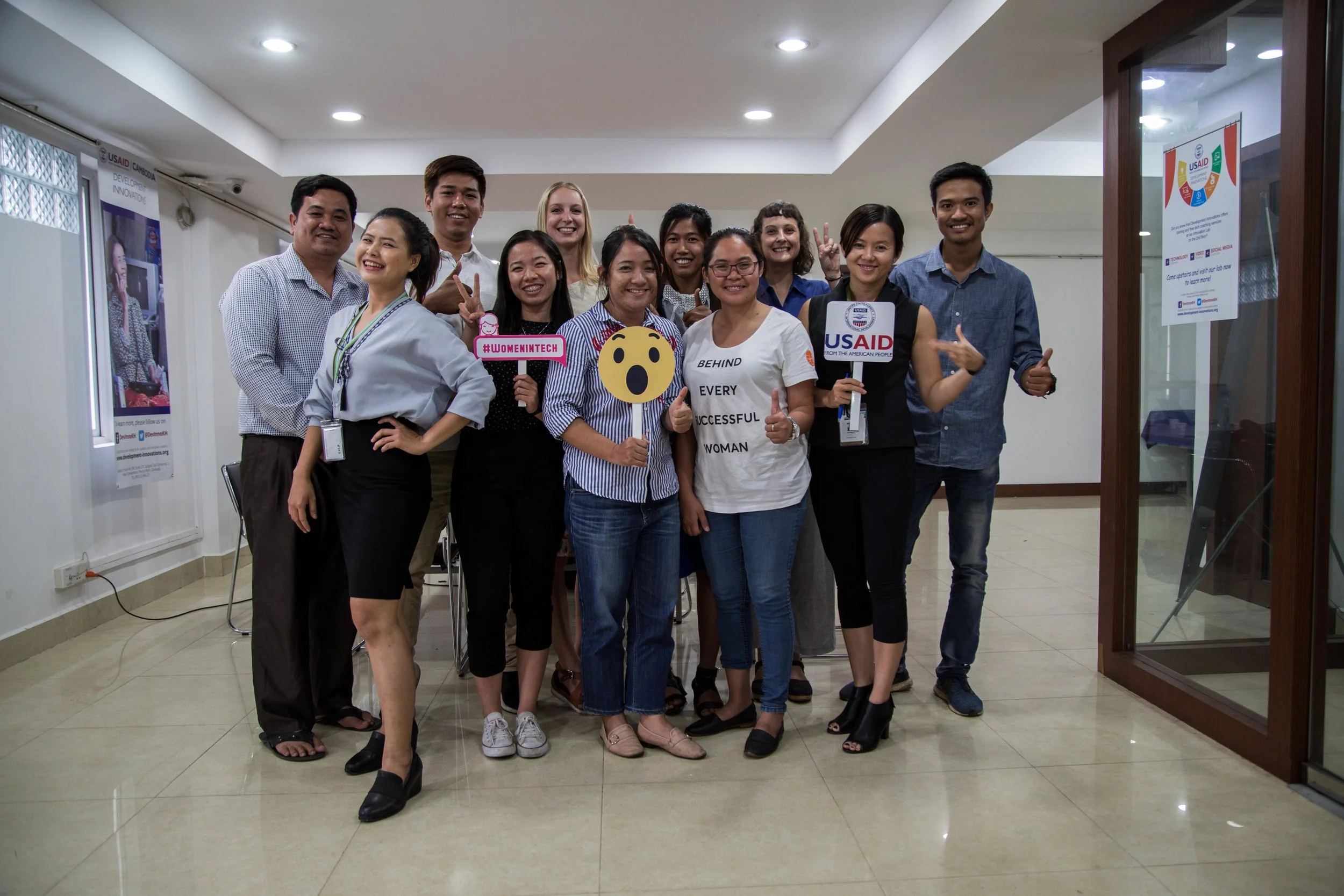 ក្រុមការងារ ស៊ី អ៊ិនវេសមិន (SHE Investments) និង Development Innovations Cambodia