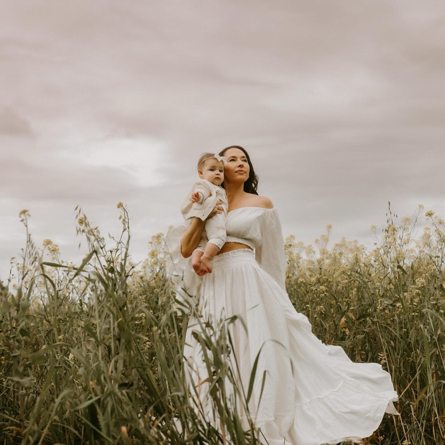 Motherhood + flowers = can&rsquo;t go wrong 🩷