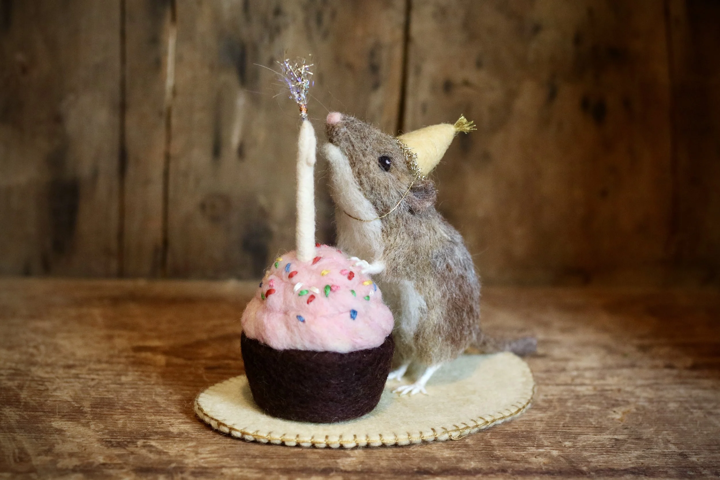 needle felted mouse