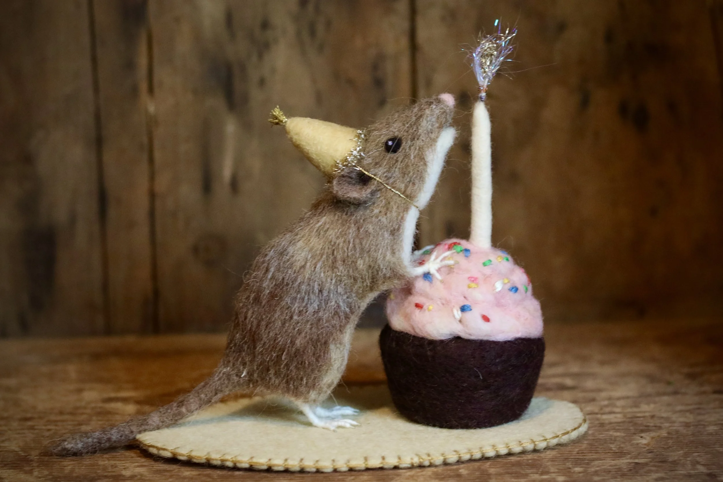 needle felted mouse