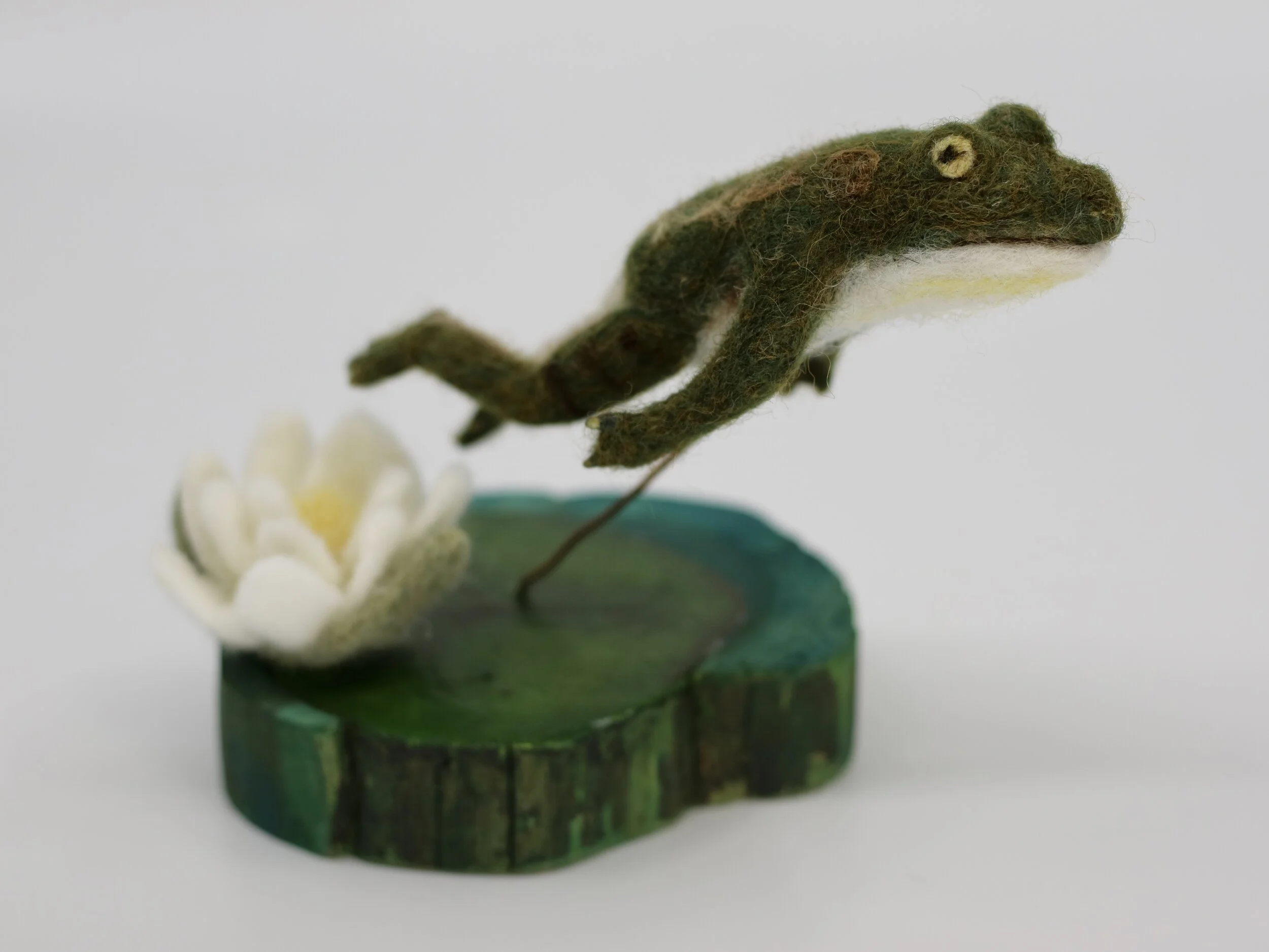 needle felted frog