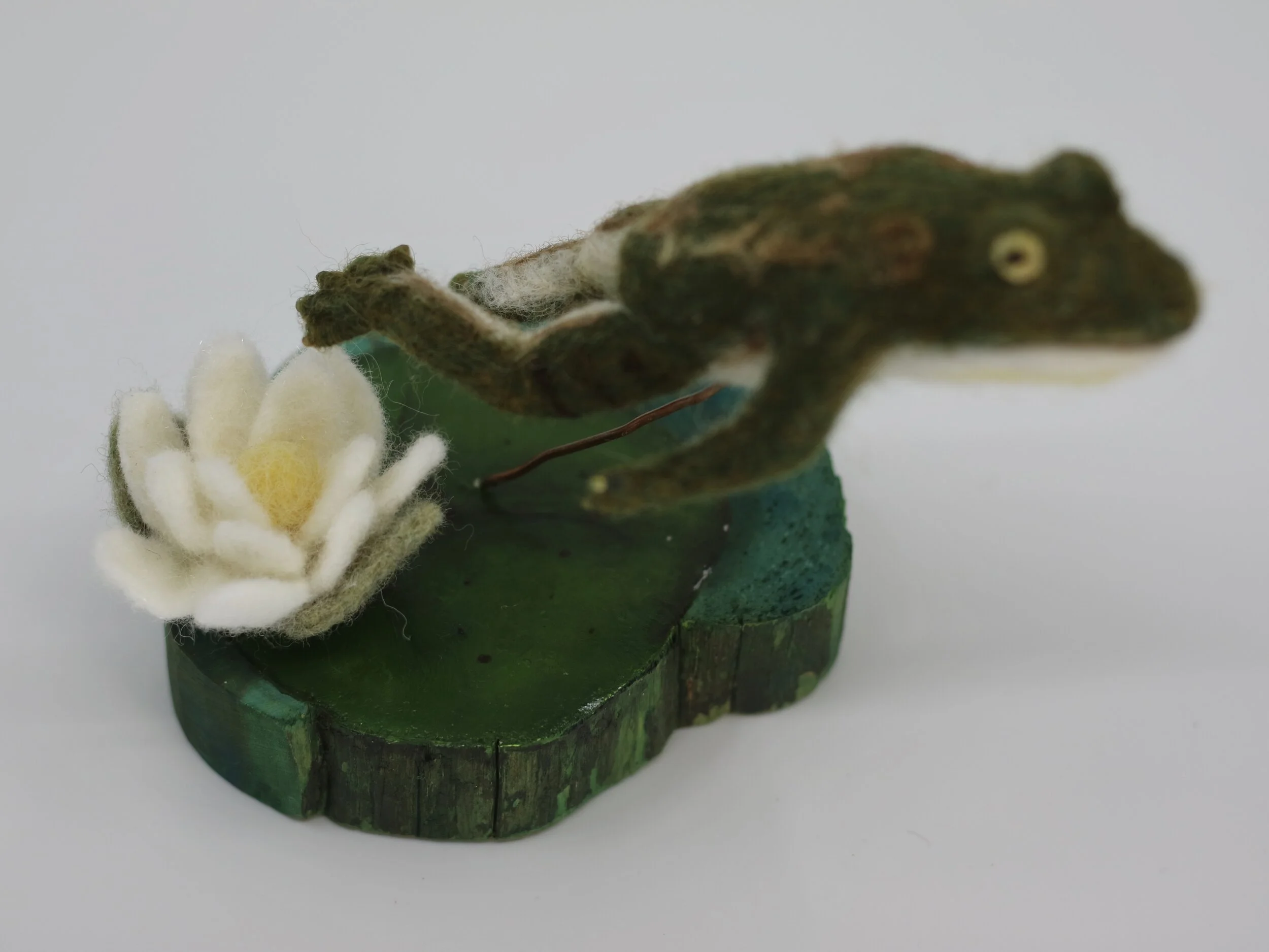 needle felted frog