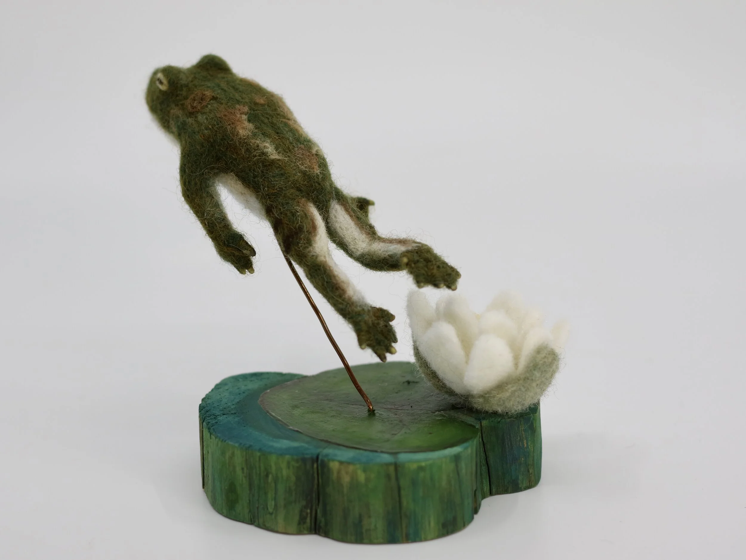 needle felted frog