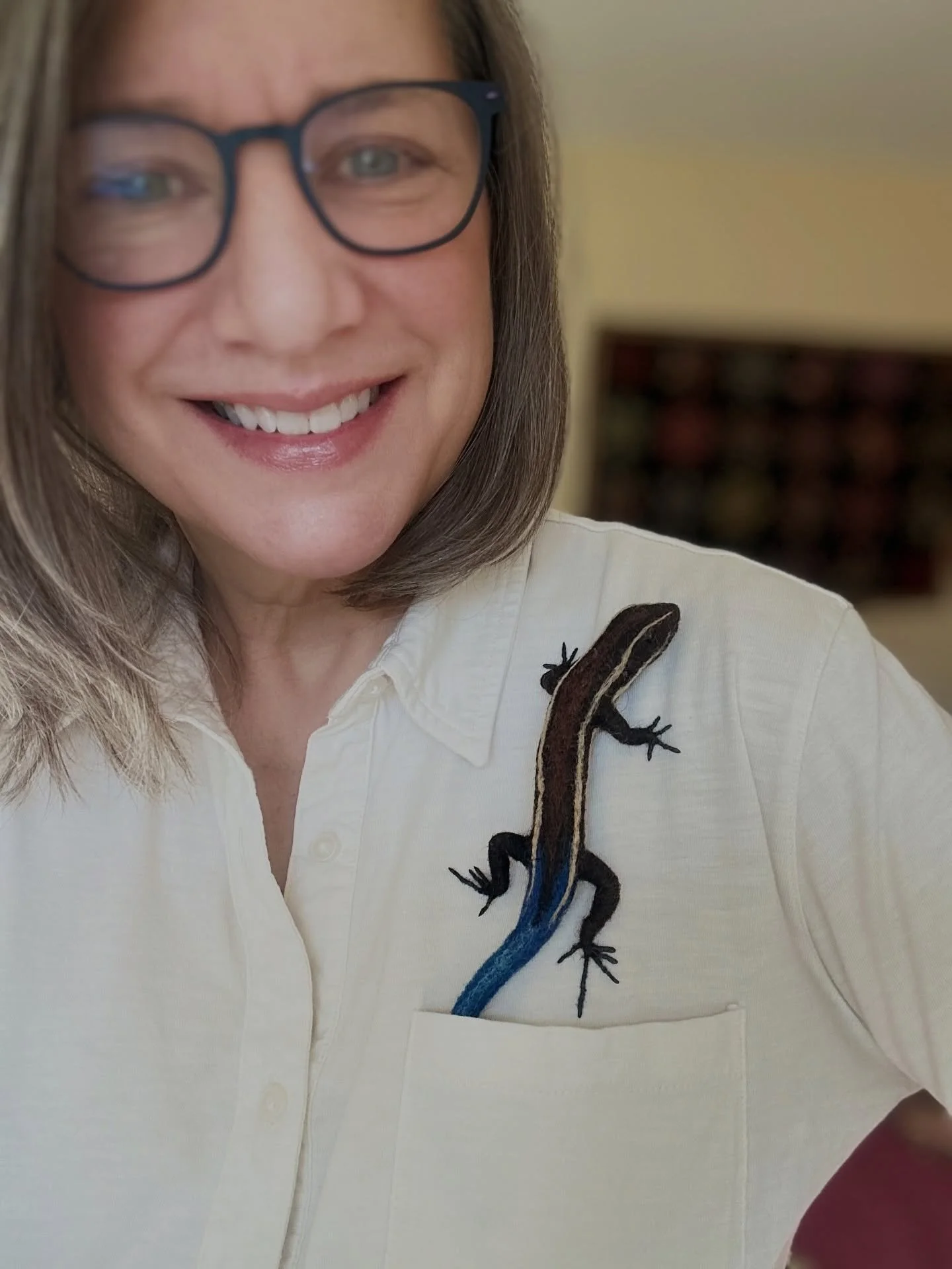 I&rsquo;ve been wanting to try my hand at another needle-felted wool juvenile Western Skink ever since making one for a client a few years ago. I love their sleek shape and pop of blue! Fun fact: that vivid tail actually serves as a distraction for p