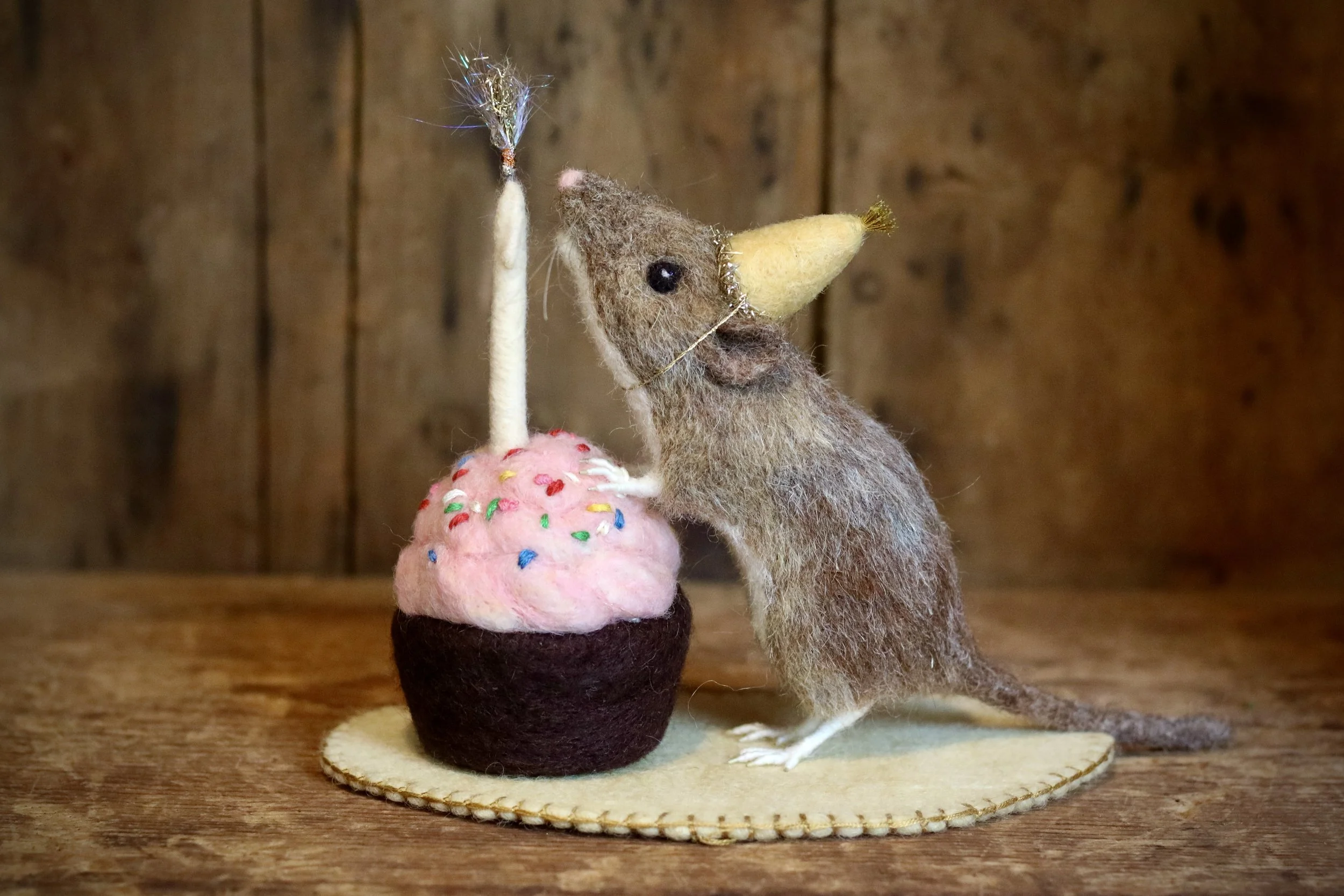 needle felted mouse