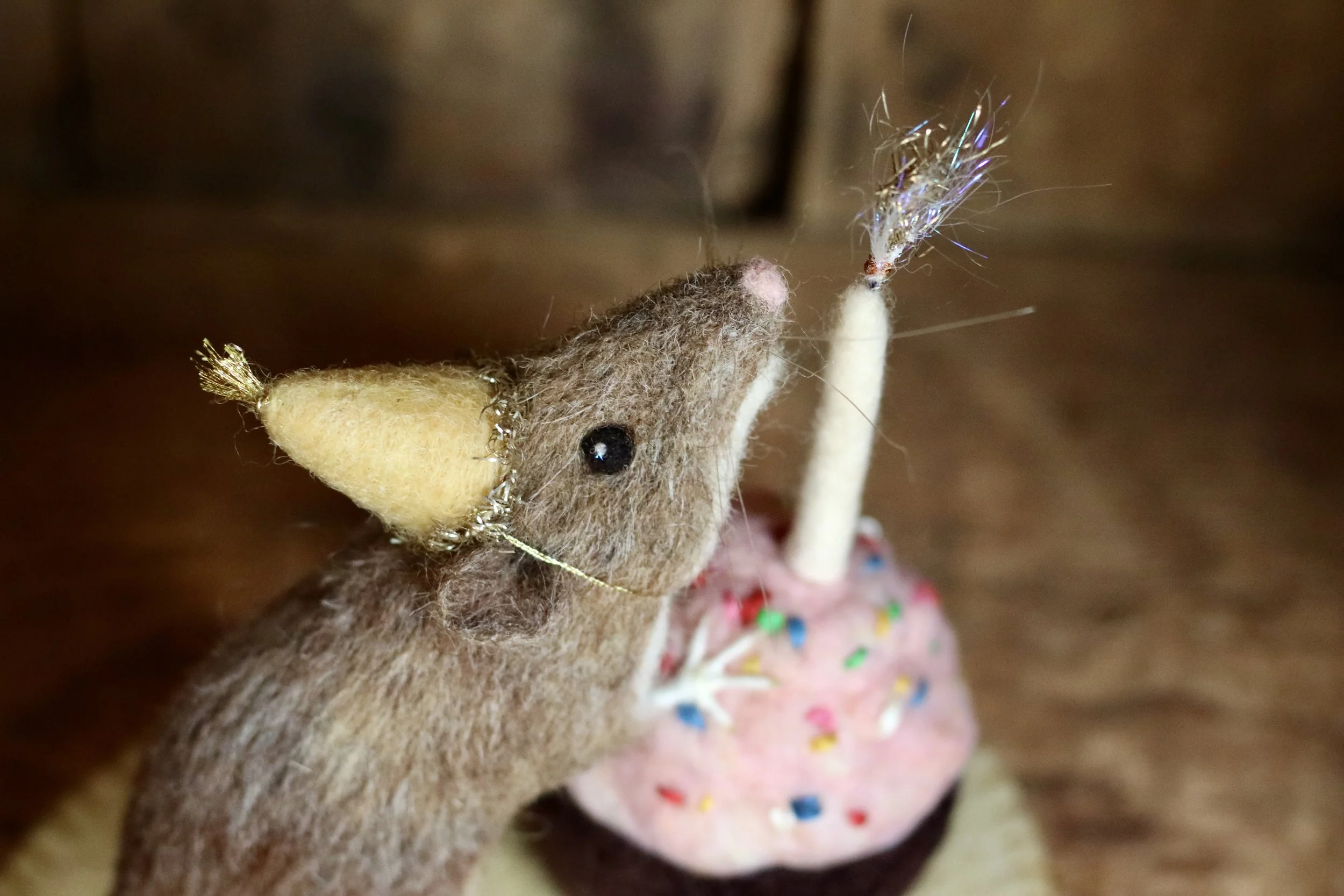 needle felted mouse