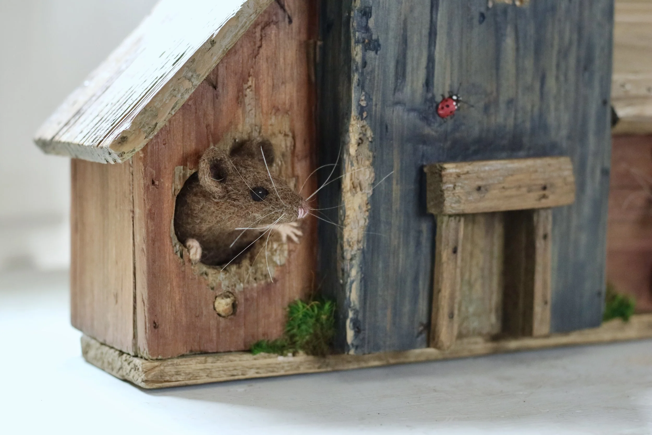 Barn owl birdhouse needlefelt