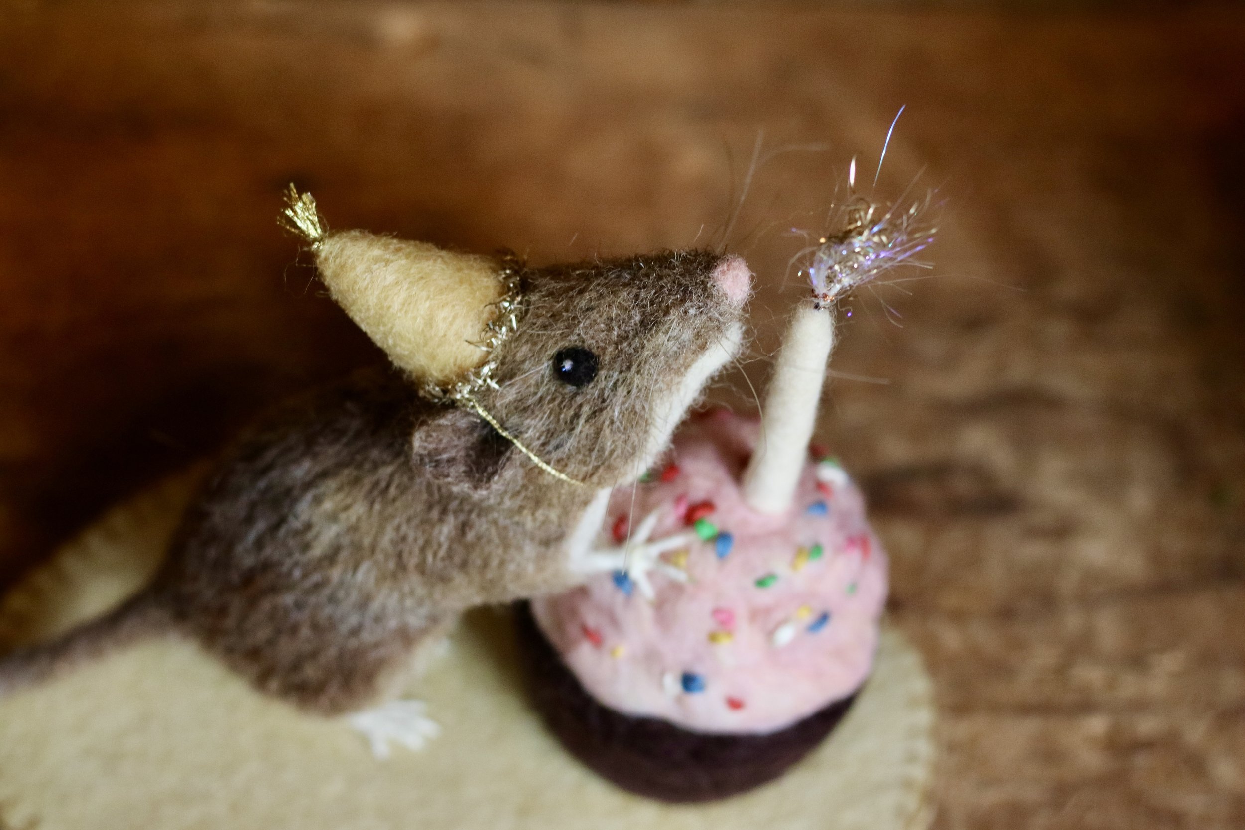 needle felted mouse