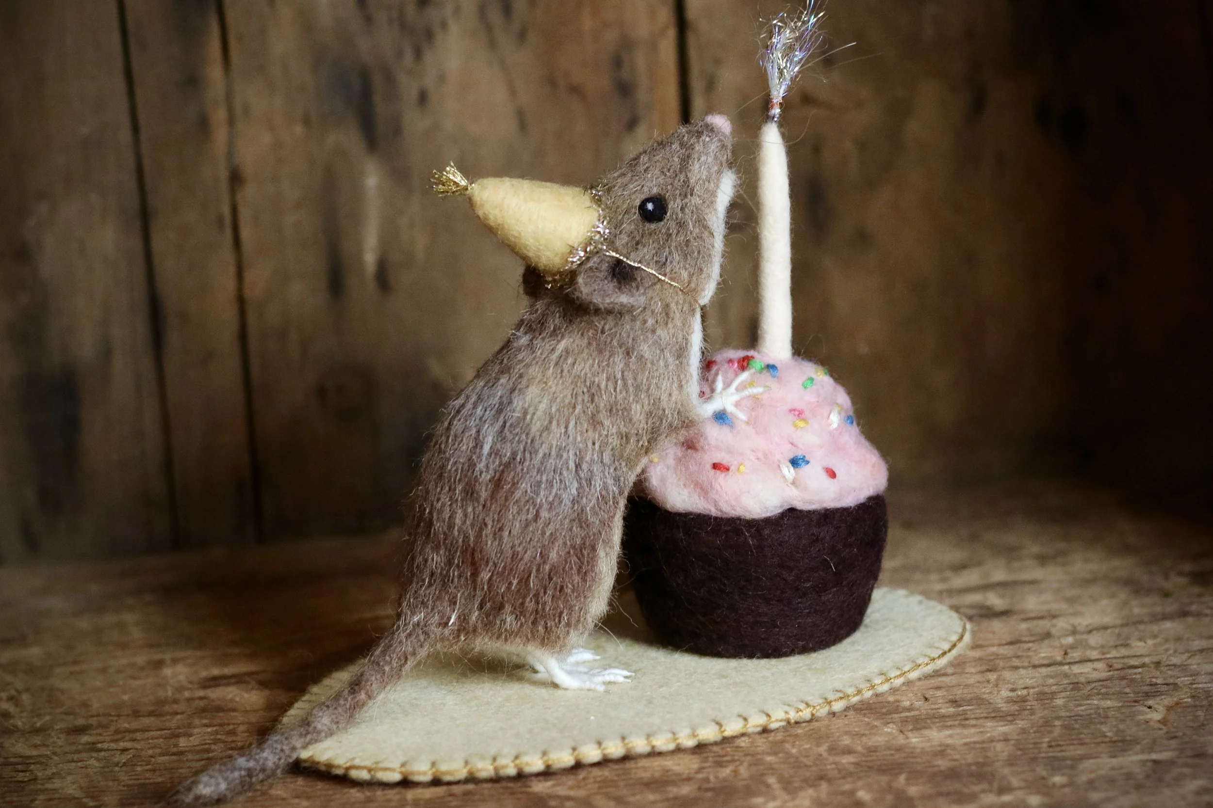 needle felted mouse