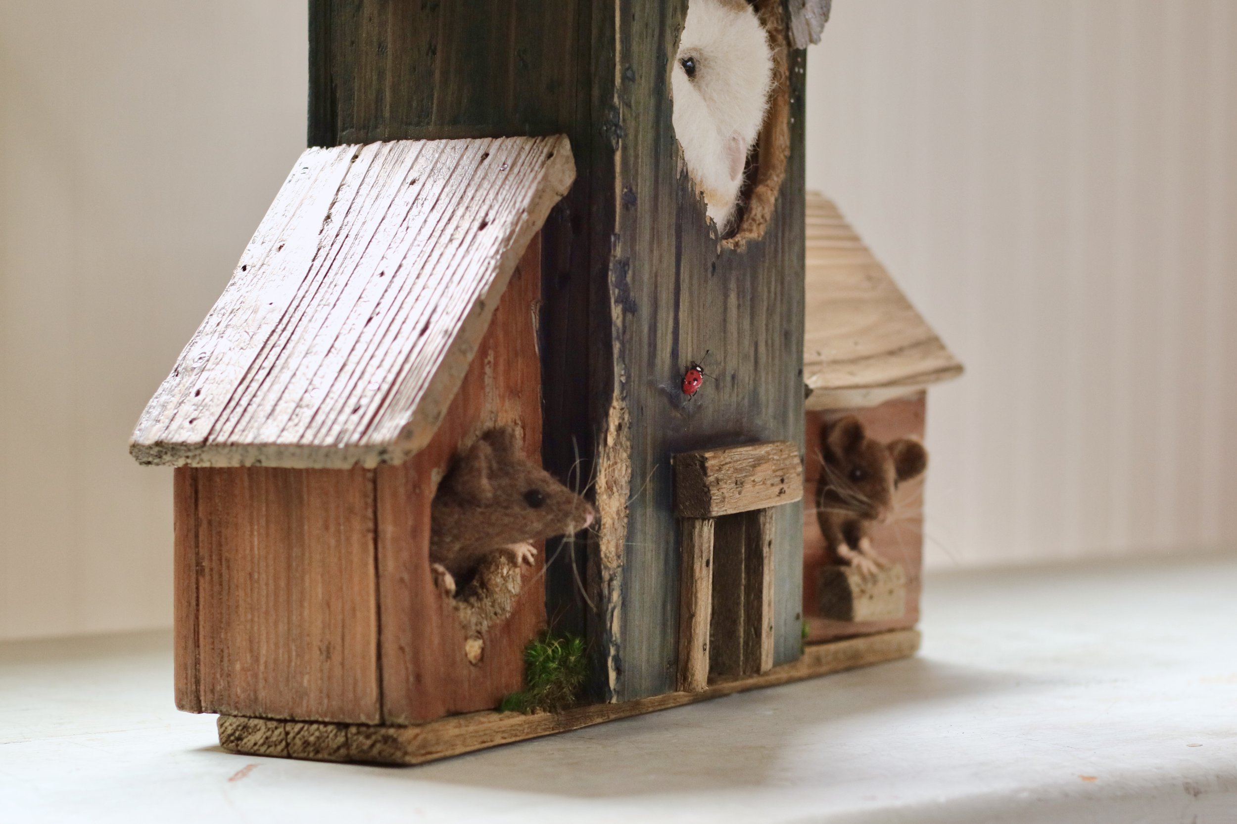 Barn owl birdhouse needlefelt