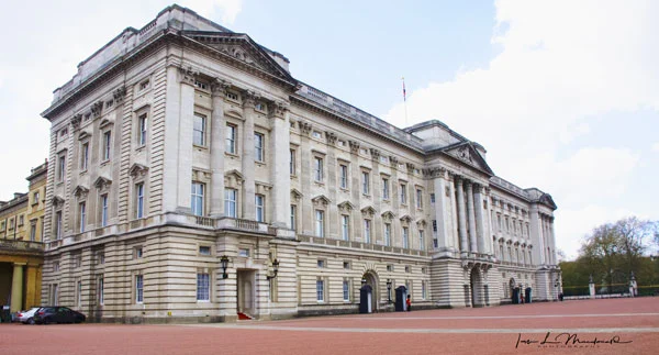 S/W corner of Buckingham Palace
