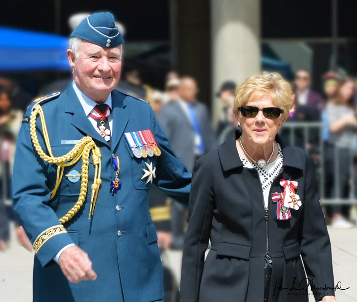 The arrival of His Excellency, The Governor General of Canada and Mrs Johnston