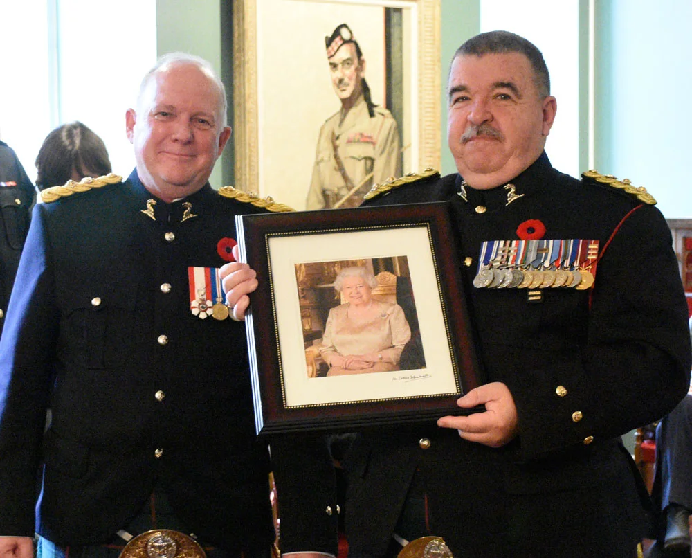 Presentation of my official portrait of Her Majesty the Queen wearing Her 48th Highlanders brooch to the outgoing Honourary Colonel Elms here with the incoming Honourary Colonel Scott. Colonel Elms decades of service to Canada have inspired countless men and women around the world wherever he has served. Like many in the 48TH he is the third generation of Elms to serve.