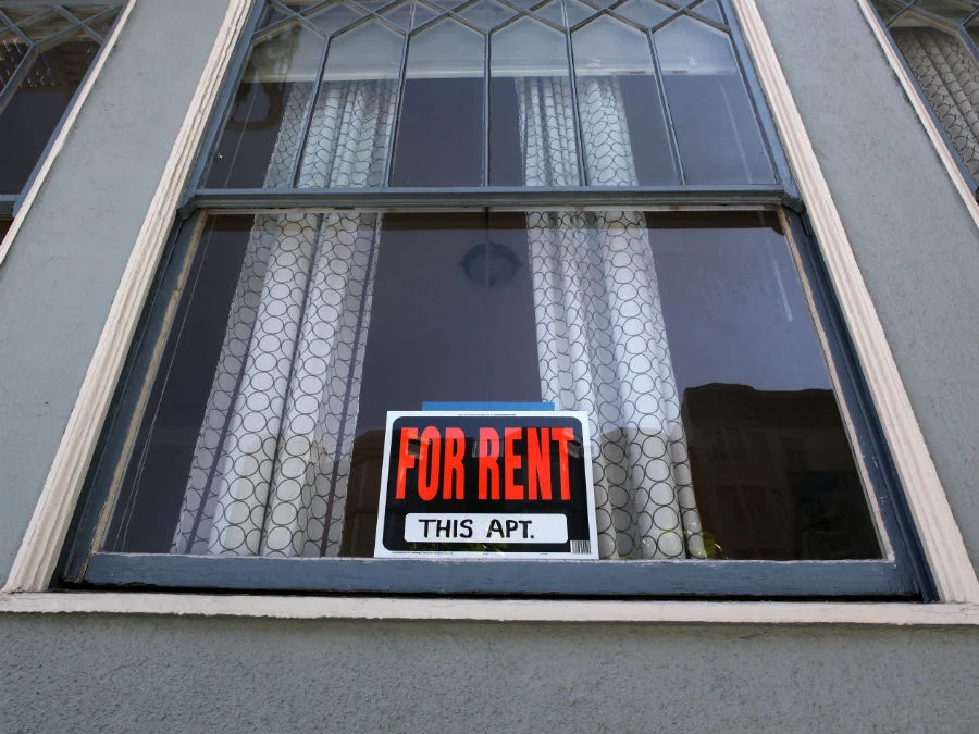 For rent sign at apartment_1402533108954_6176597_ver1.0_900_675.jpg