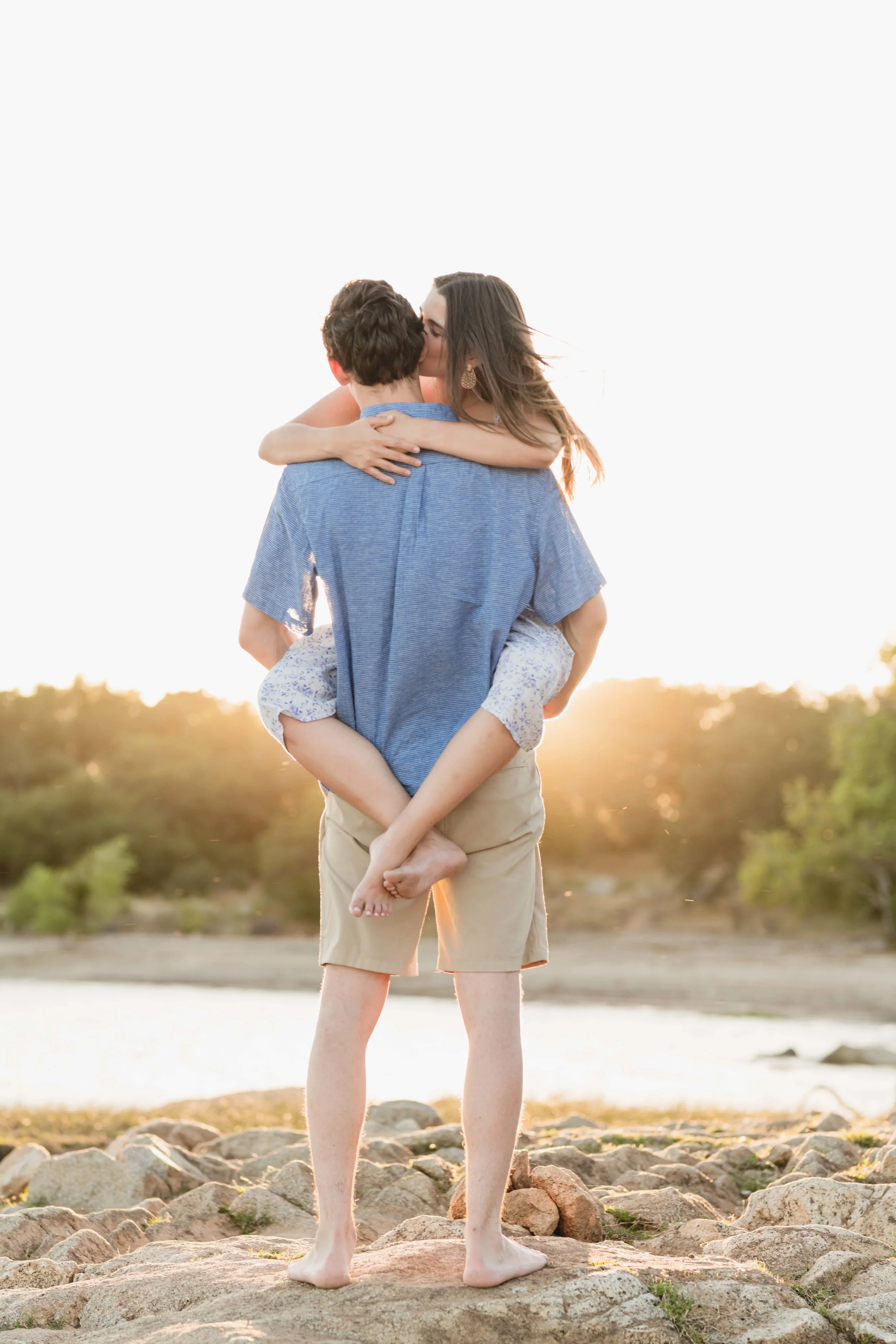 00029-Luke&Emma_FolsomLake.jpg
