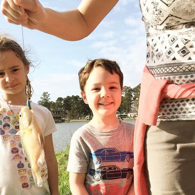 I caught a fish! I didn't want to hold it though. It was too slimey... Find out if I eat it in our latest YouTube video, look in bio! @thetravelvlogfamily #travelingwithkids #travelingfamily #travelvlog #family #familyvlog #familyvlogs #fishing #fishing🎣