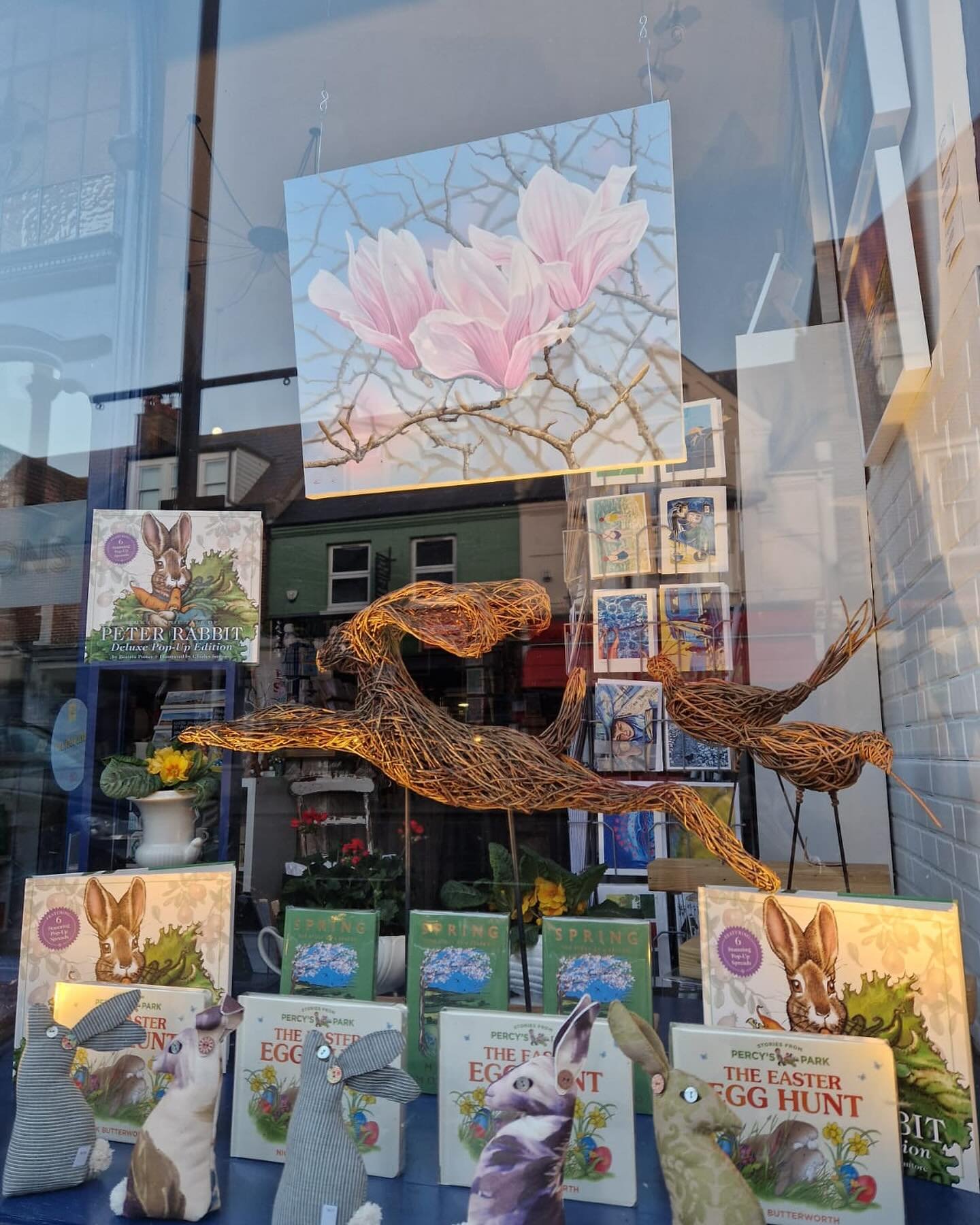 Delighted to see my latest willow hare featuring in @caxton_books gorgeous new spring windows. If you are on the hunt this Easter there are plenty of beautiful gifts in store - books for all, fabulous paintings, art cards, textiles, objets,  jeweller
