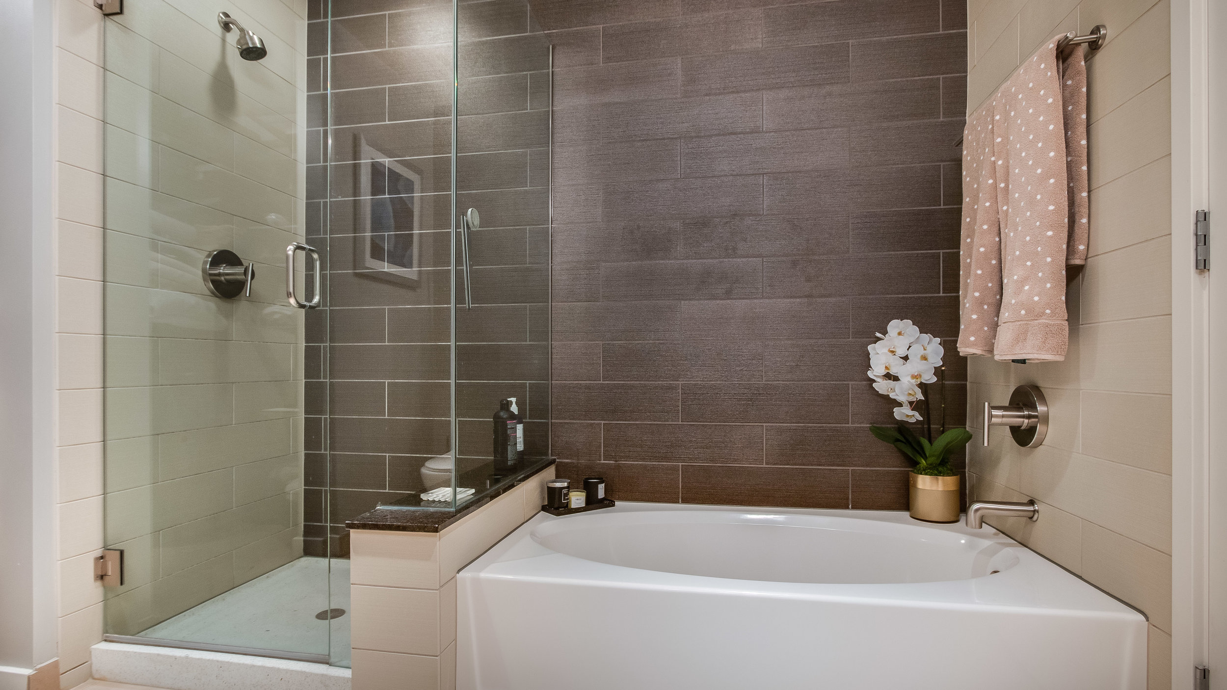 16 spire3508 Master Bath and Shower.jpg