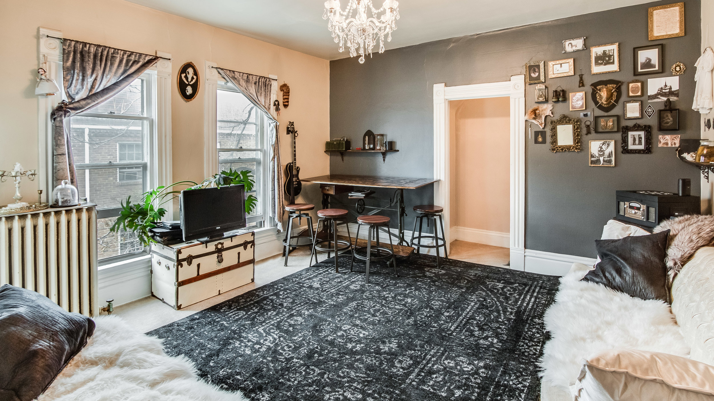 14 1570stpaul Apt. 3 Living Room (13).jpg
