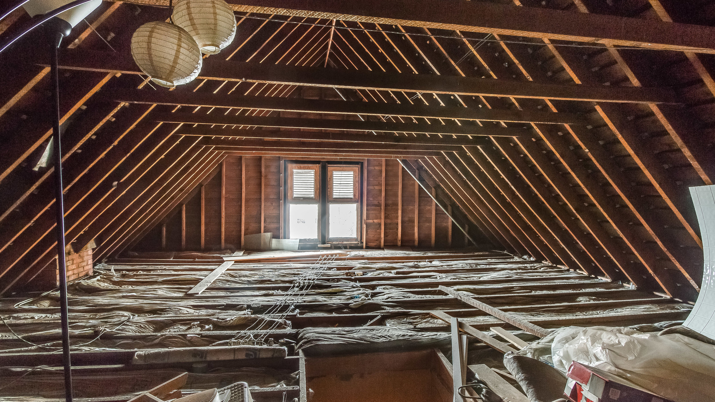 22 1570stpaul Attic Space (21).jpg