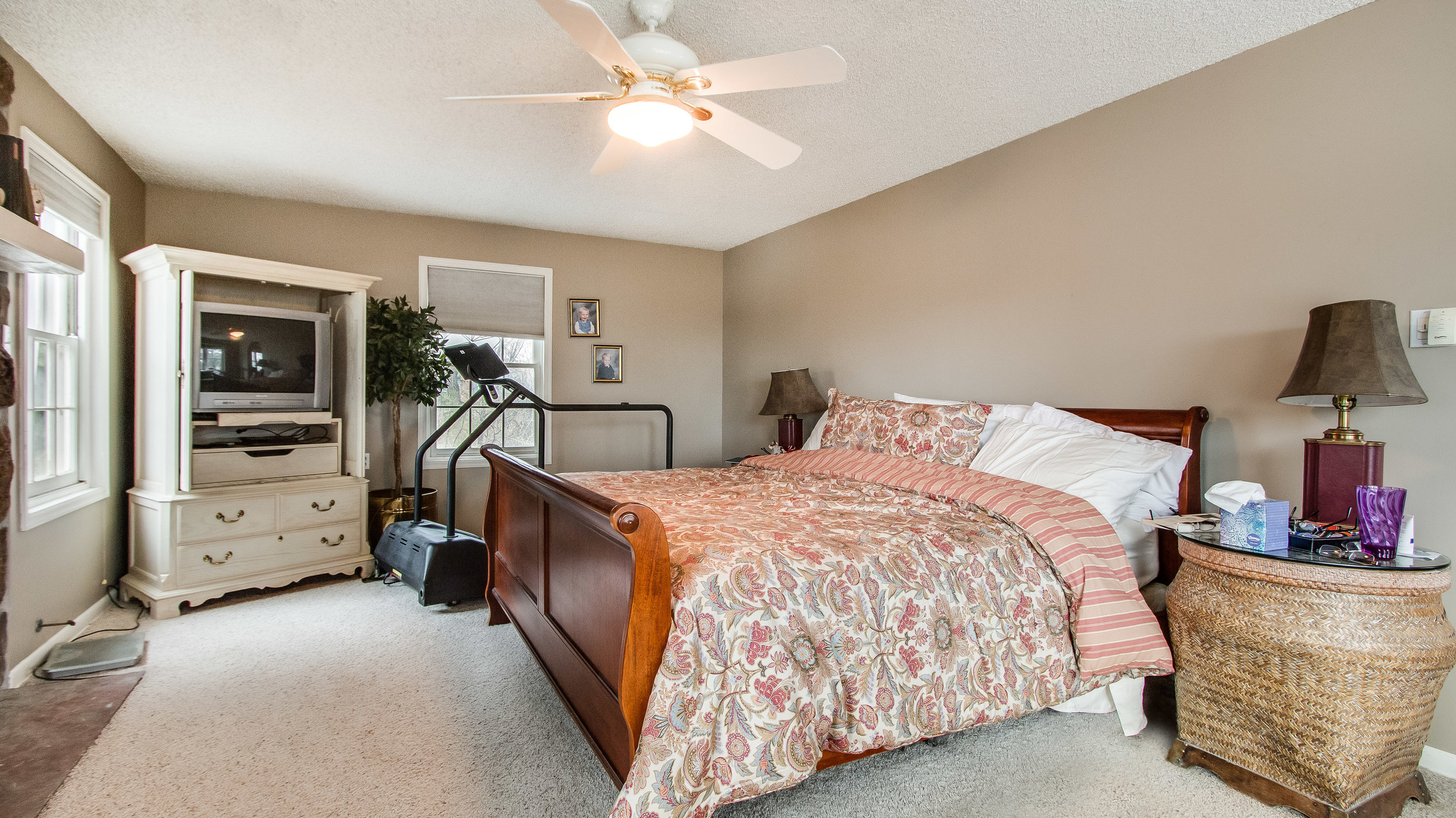 31 7328swindermere Master Bedroom (30).jpg