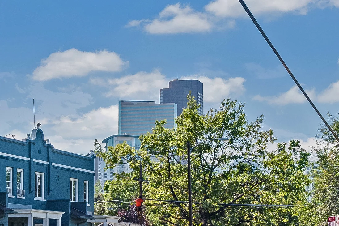 4-903E23rd.jpg