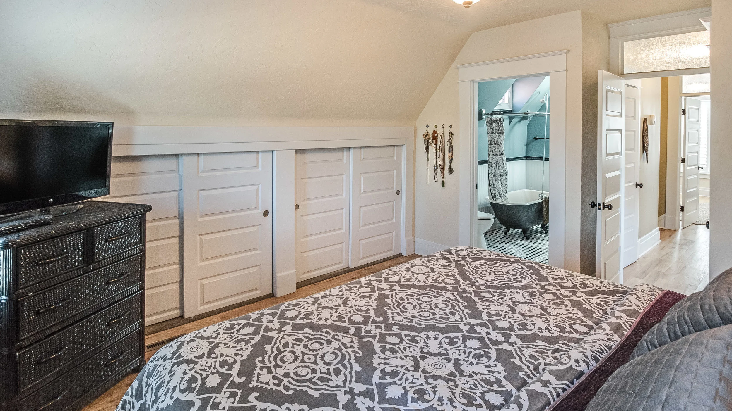 25-903E23rd.jpg