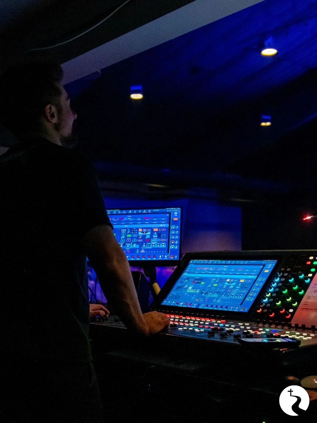 At The River, we believe church isn’t a place to simply sit and receive, it’s a place to serve and give! That’s why we live by the rhythm: Sit One, Serve One.
Serving isn’t just filling a role, it’s living out the missi