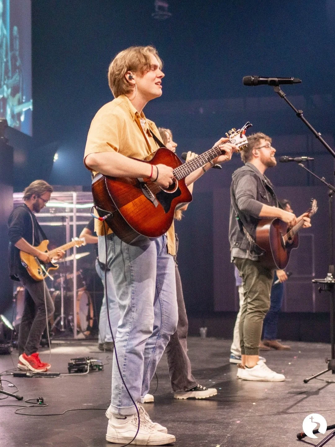 College friends are back in town and Sundays feel better already.💜💛

If you&rsquo;re back on campus (or just back in town), we&rsquo;d love to see you tomorrow. Join us for worship, then stick around after services for @thegatheringtn&rsquo;s Meet 