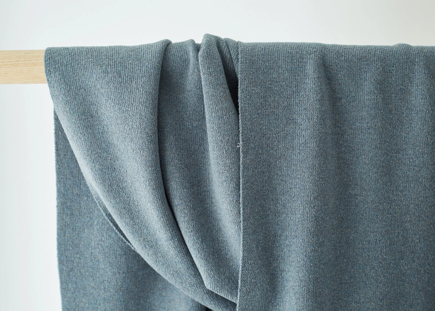 Dusk blue cashmere knitwear