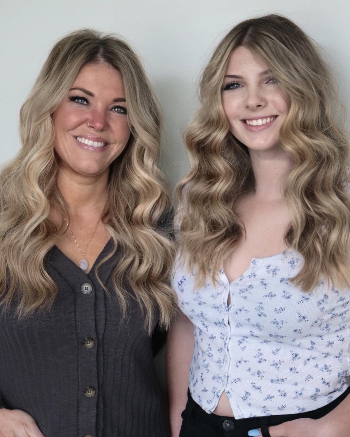 Mother + Daughter Date 👯&zwj;♀️
.
Annie &amp; Mia flew in together for Hair Day and we had the best time! ✈️ 
.
They BOTH were ready for TRANSFORMATIONS so I worked on them at the same time and had the help of 2 assistants &mdash; (not sure if I can