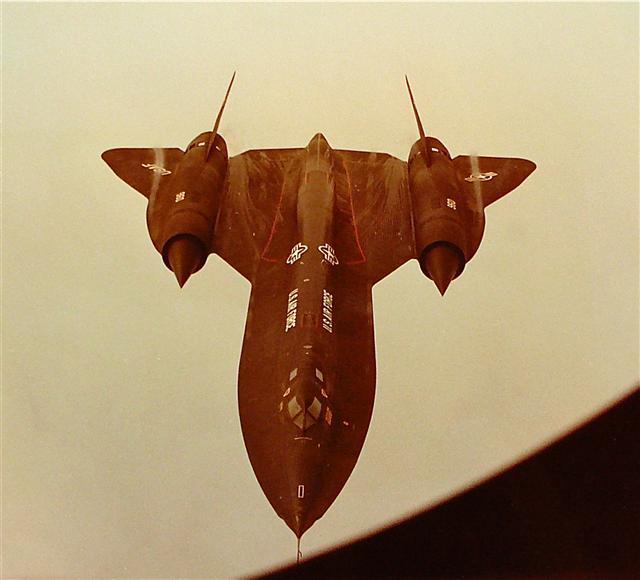 Here are two great 14"x11" shots of SR-71A, #617960 during a refueling mission on the way to Diego Garcia, 1979. Photographer Dennis Oehmsen was with the 9th SRW / Senior Crown for 2 years.