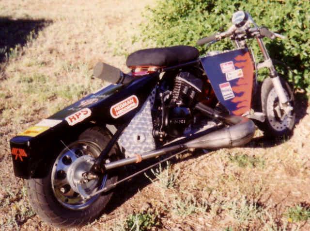 SR-71 DOODLE BUG The Worlds Fastest Mini Bik Built at Beale AFB, CA 1985 Engine 185 cc Suzuki Frame- 4130 CRO MO Length-5 feet 10 inches Head-Ported & Polished Custom Exhaust Manifold & Expansion Chamber Speed Shifter Gas Struts Mikuni Carb with Velocity Stack RPM- 11,000 Top Speed-MACH 0.108