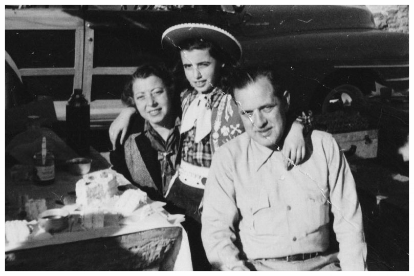 Roselle with Moe & Mildred - Arizona 1949