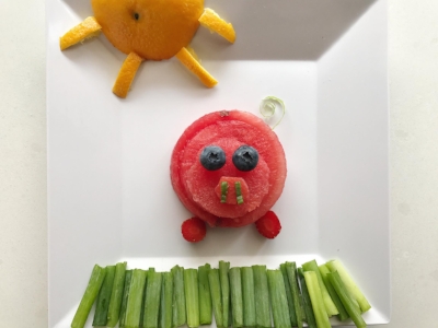 What you need: Watermelon, blueberries, oranges For extra effect: Green onions